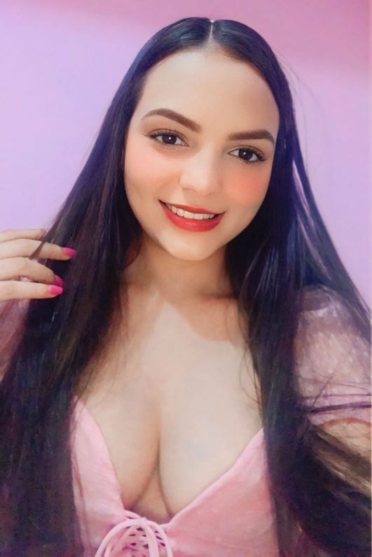 Adult woman smiling during a chat